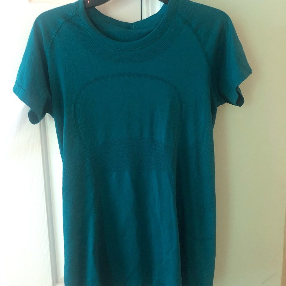 Lulu Lemon swiftly short sleeve